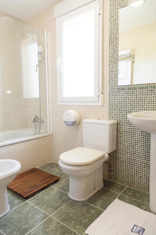 Hostal Pradaria Asador & Alojamiento Arcas Esterno foto