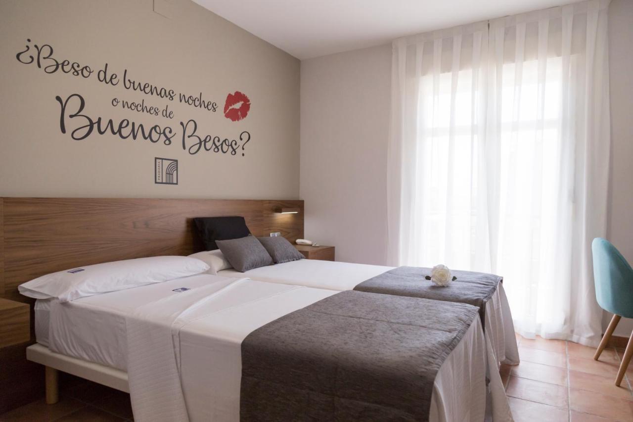 Hostal Pradaria Asador & Alojamiento Arcas Esterno foto